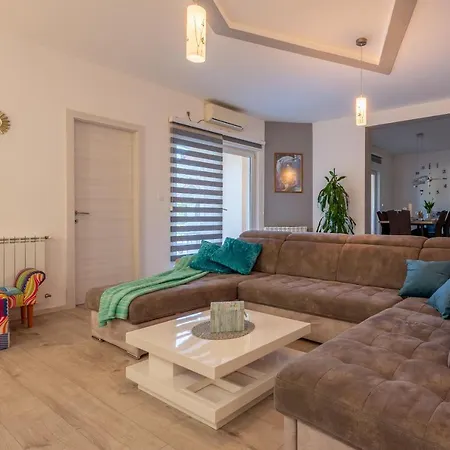 Maris Villa