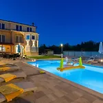 Maris Villa *